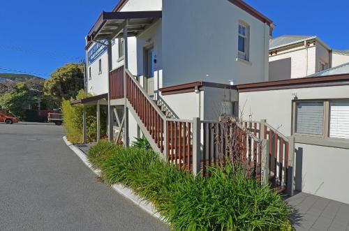 Albany Central Apartments