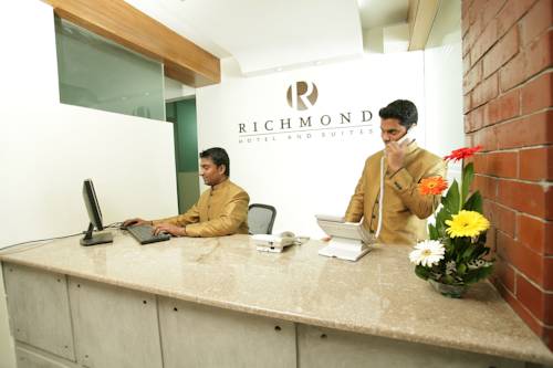 Richmond Hotel & Suites