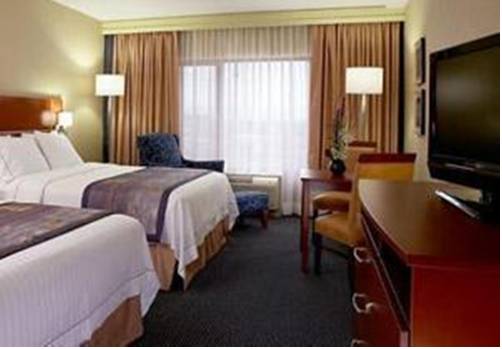 Fairfield Inn & Suites by Marriott Montreal Airport