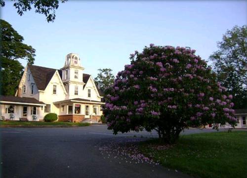 Lakelawn Motel