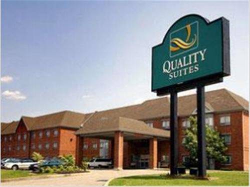 Quality Suites Laval