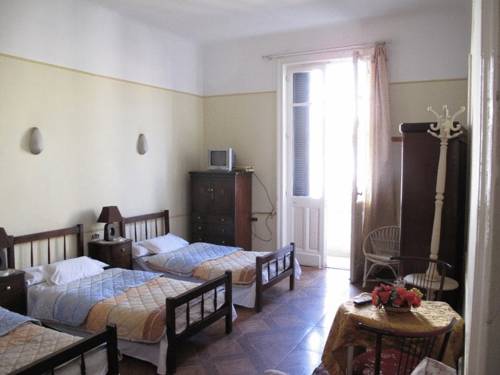 Triomphe Hostel