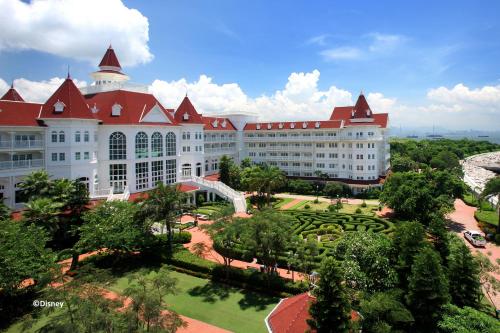 Hong Kong Disneyland Hotel