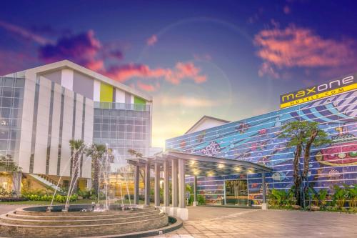 MaxOneHotels at Resort Delia - Makassar