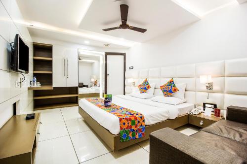 FabHotel Rajnandani Residency Bhawarkuan