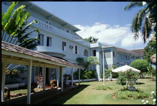 Doctors Cave Beach Hotel