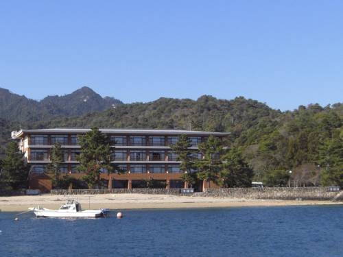 Miyajima Seaside Hotel