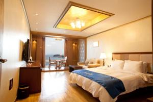 B&Beach Tourist Hotel Hotels  Yeosu