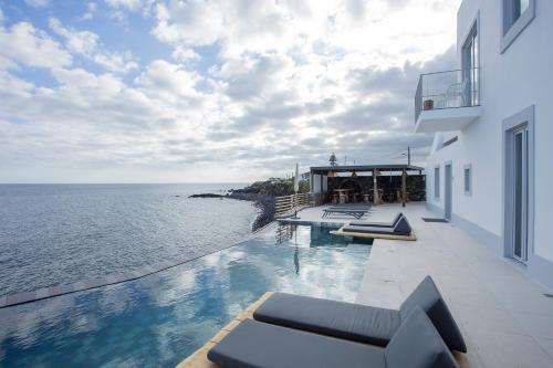 White Exclusive Suites & Villas