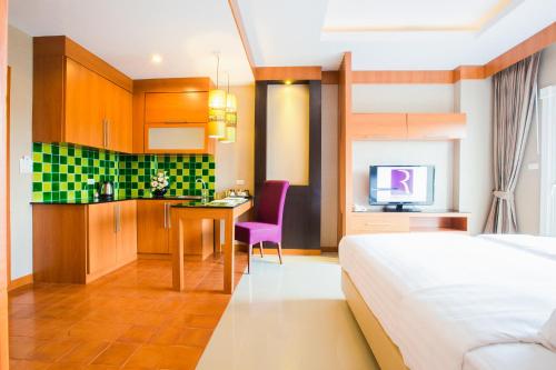 Romantic Khon Kaen Hotel