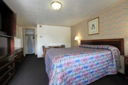 Americas Best Value Inn Jamestown