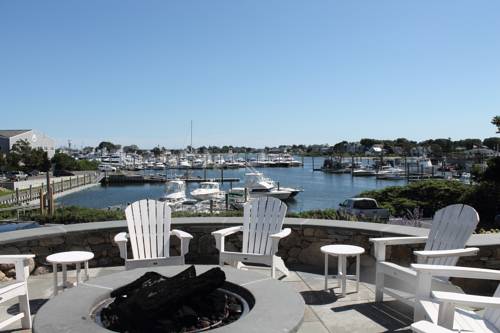 Anchor In Distinctive Waterfront Lodging