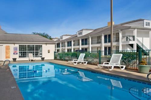 Baymont Inn & Suites