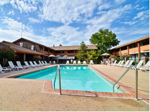 Best Western Plus Saddleback Inn and Conference Center