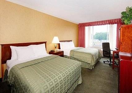 Clarion Hotel Airport Greensboro