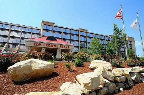 Crowne Plaza Cleveland Airport