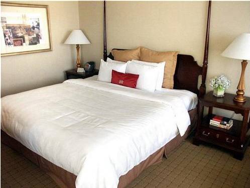 Crowne Plaza Hotel White Plains-Downtown