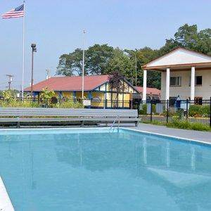 Days Inn and Conference Center Branford