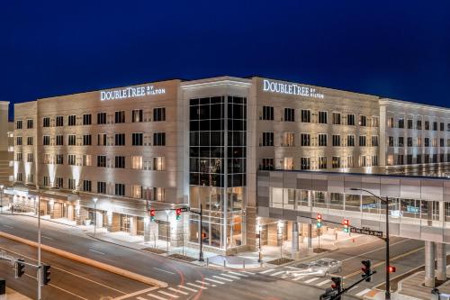 DoubleTree by Hilton Evansville