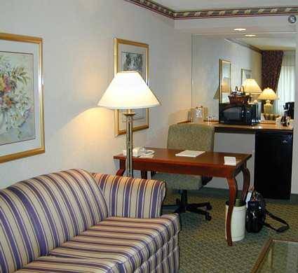 DoubleTree Suites by Hilton Nashville Airport