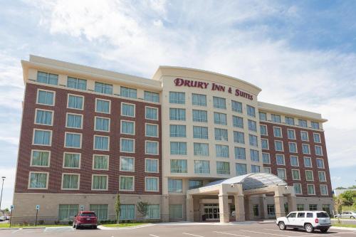 Drury Inn & Suites Grand Rapids