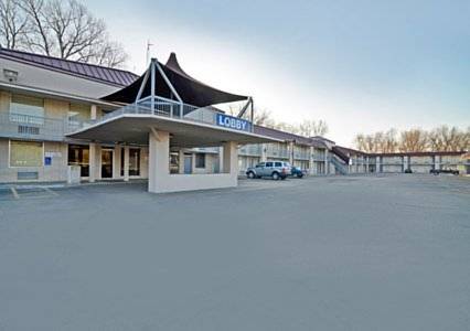 Econo Lodge Inn & Suites Salina