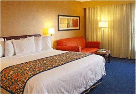 Best Western PLUS Fresno Airport Hotel