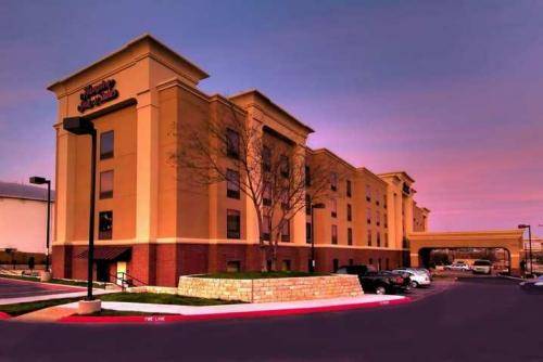 Hampton Inn and Suites San Antonio Airport