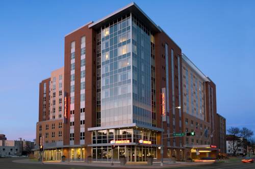 Hampton Inn & Suites Madison Downtown