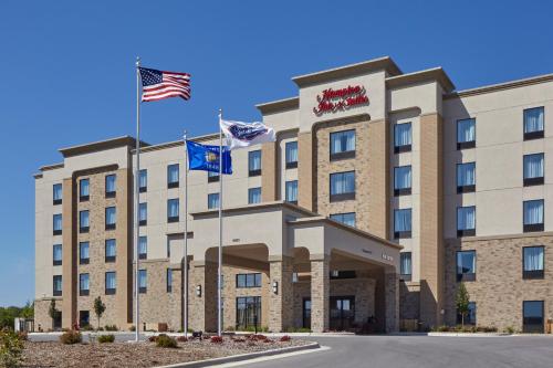 Hampton Inn & Suites Milwaukee/Franklin