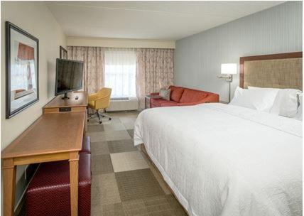 Hampton Inn & Suites St. Louis/Alton, IL