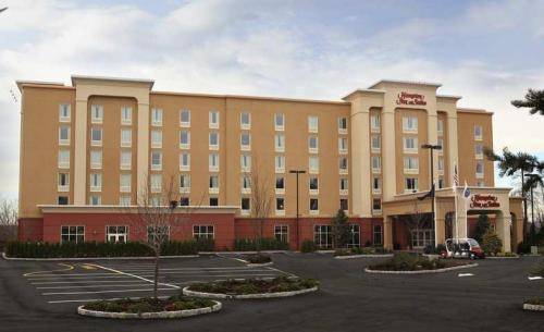 Hampton Inn & Suites Staten Island