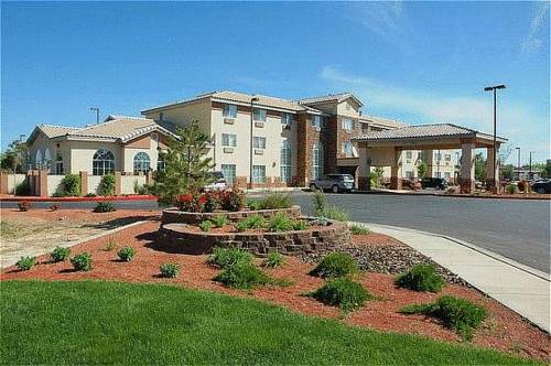 Holiday Inn Express Hotel & Suites Farmington