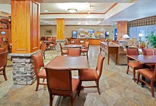 Holiday Inn Express & Suites Fairbanks