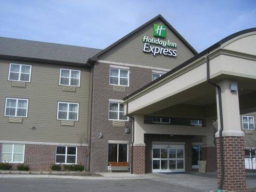 Holiday Inn Express & Suites - Green Bay East