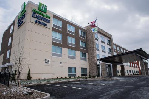 Holiday Inn Express & Suites - Marietta