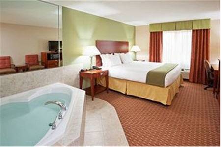 Holiday Inn Express & Suites Niagara Falls