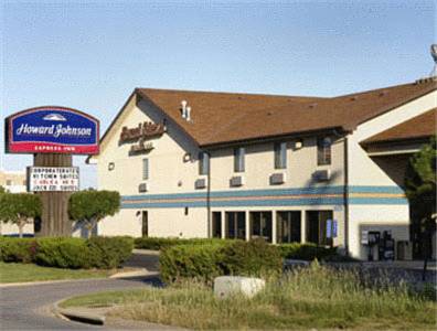 Howard Johnson Inn Wichita Airport