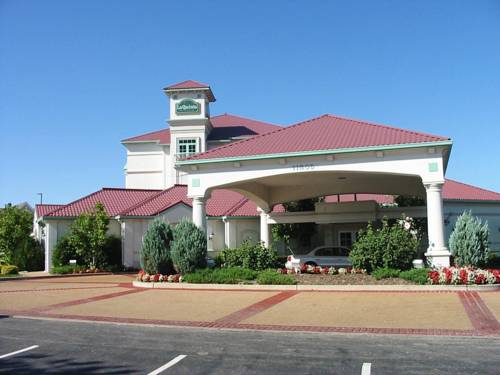 La Quinta Inn & Suites St. Louis Westport