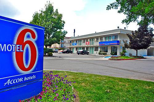 Motel 6 Medford South