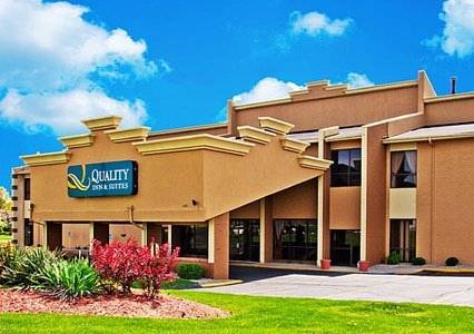 Travelers Inn & Suites (Previously the Quality Inn & Suites Kokomo)