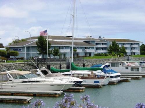 The Marina Inn on San Francisco Bay