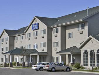 Travelodge and Suites Fargo/Moorhead