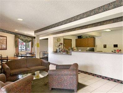 TravelStar Inn & Suites